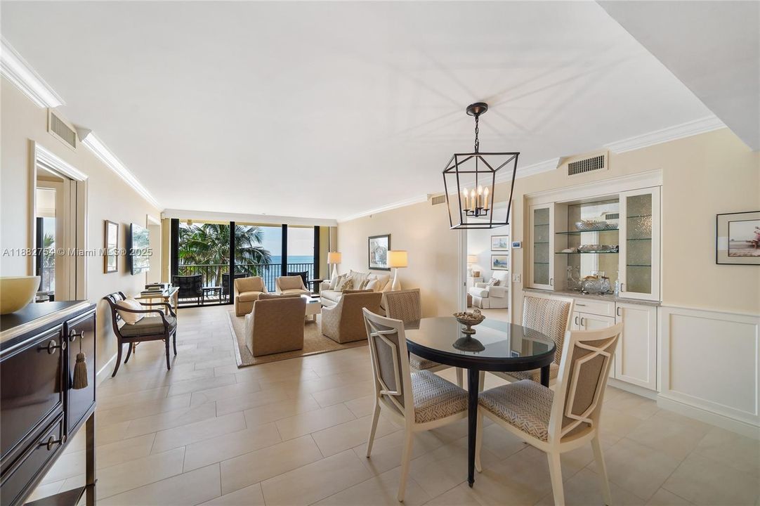 For Sale: $1,695,000 (3 beds, 2 baths, 1700 Square Feet)