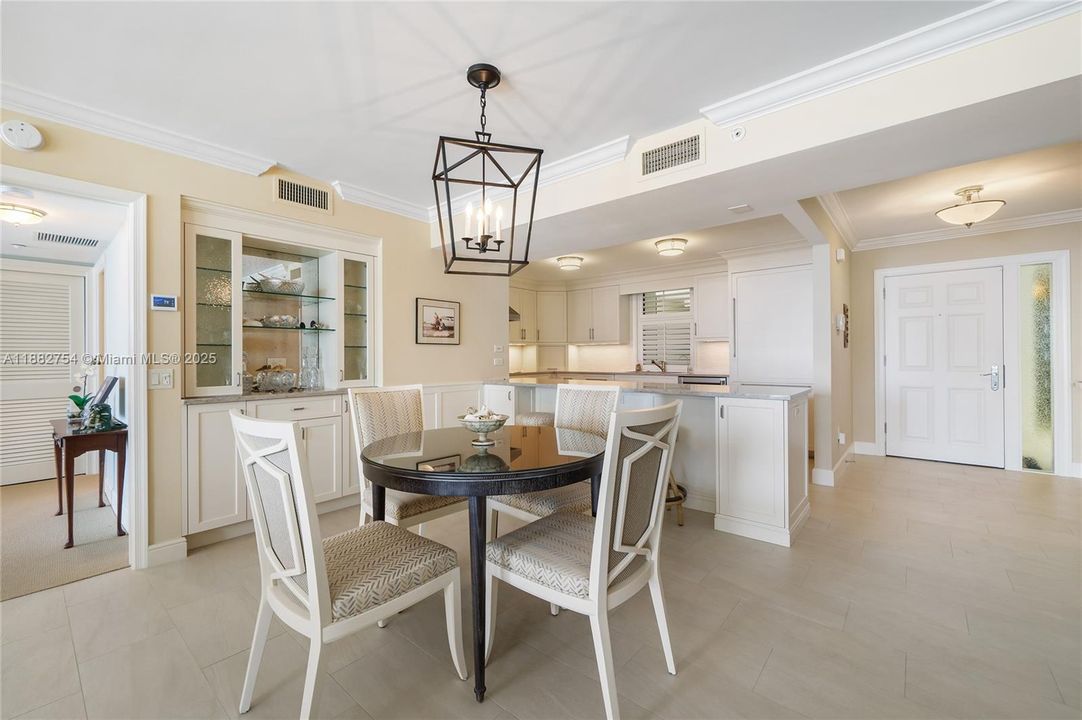 For Sale: $1,695,000 (3 beds, 2 baths, 1700 Square Feet)