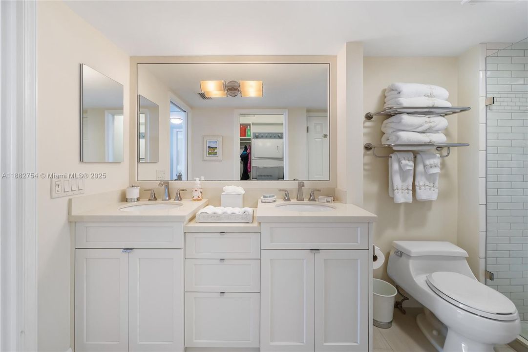 For Sale: $1,695,000 (3 beds, 2 baths, 1700 Square Feet)