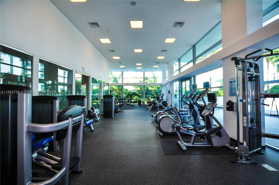 For Sale: $825,000 (2 beds, 3 baths, 1552 Square Feet)