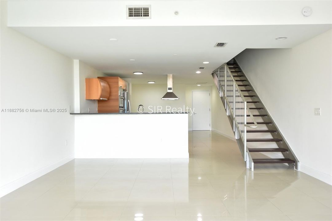 For Sale: $825,000 (2 beds, 3 baths, 1552 Square Feet)