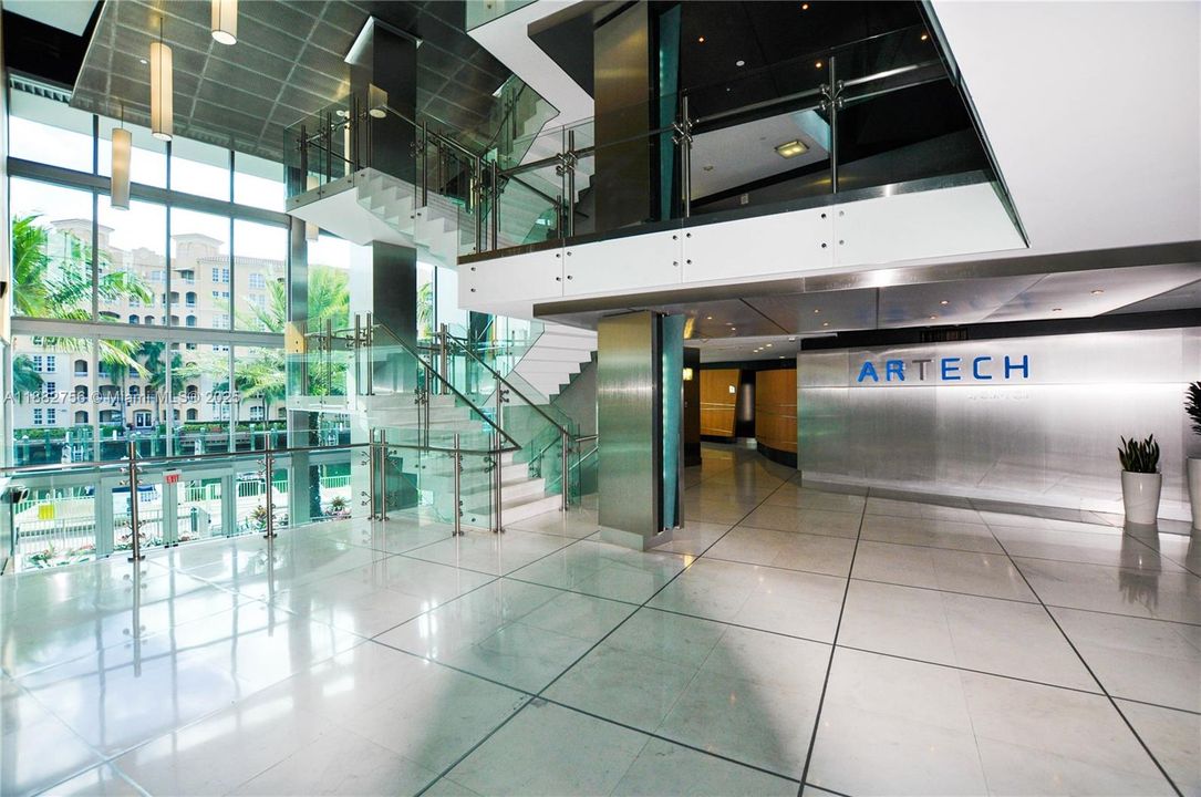 For Sale: $825,000 (2 beds, 3 baths, 1552 Square Feet)