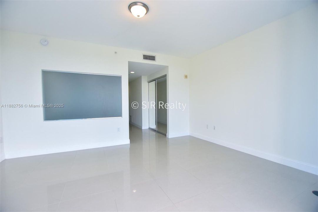 For Sale: $825,000 (2 beds, 3 baths, 1552 Square Feet)