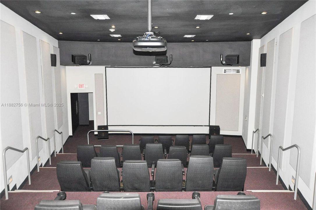 For Sale: $825,000 (2 beds, 3 baths, 1552 Square Feet)