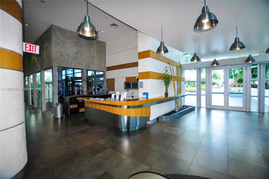 For Sale: $825,000 (2 beds, 3 baths, 1552 Square Feet)