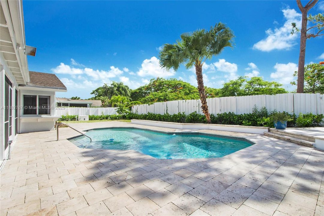 For Rent: $7,200 (4 beds, 3 baths, 2112 Square Feet)