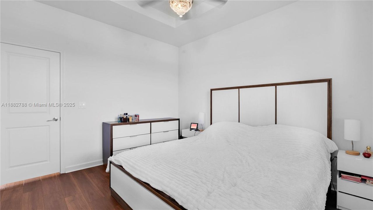 На продажу: $574,999 (3 спален, 2 ванн, 1236 Квадратных фут)