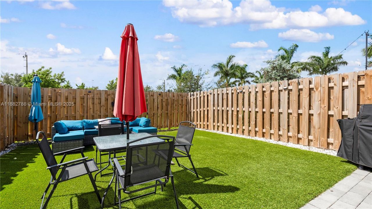 На продажу: $574,999 (3 спален, 2 ванн, 1236 Квадратных фут)