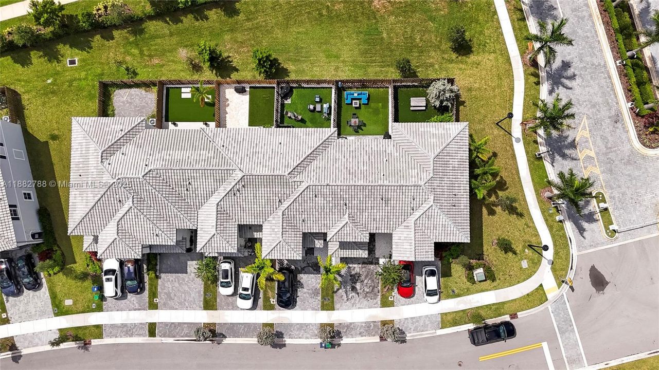 На продажу: $574,999 (3 спален, 2 ванн, 1236 Квадратных фут)