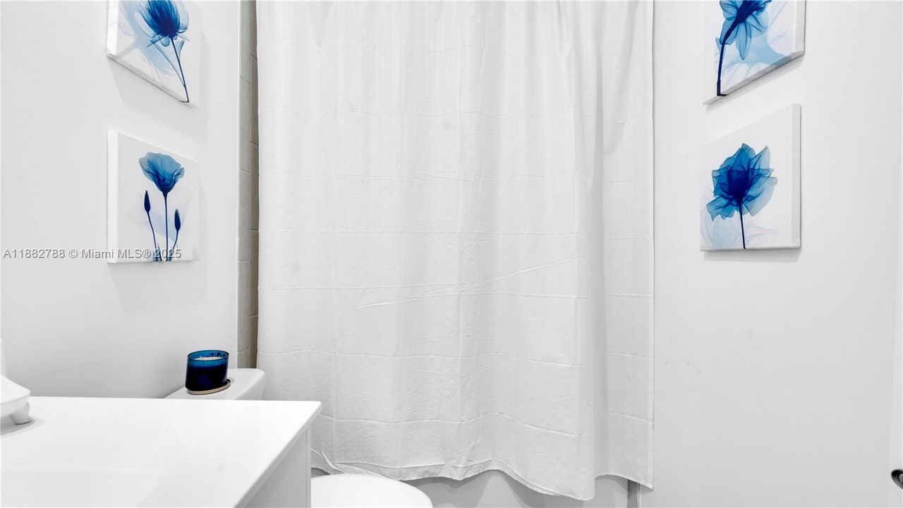 На продажу: $574,999 (3 спален, 2 ванн, 1236 Квадратных фут)