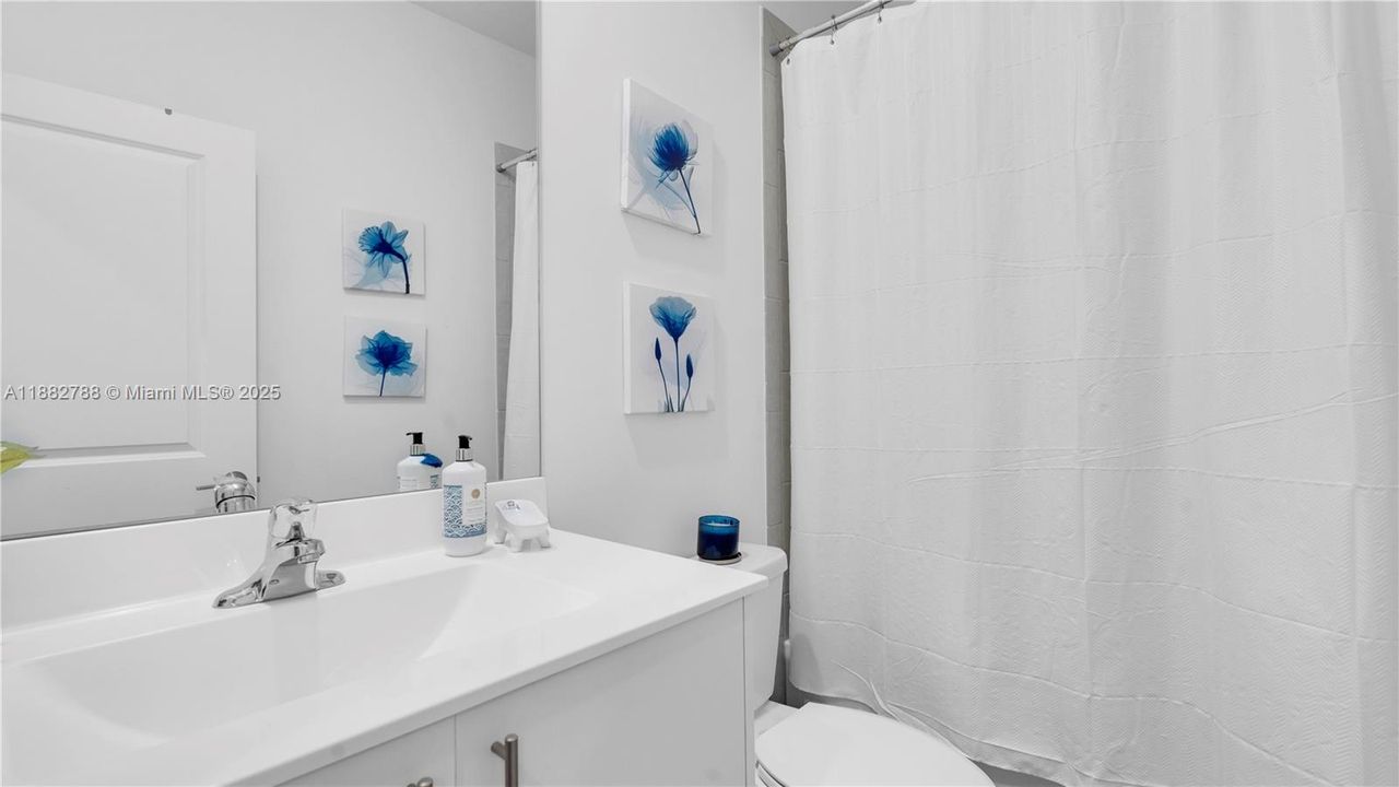 На продажу: $574,999 (3 спален, 2 ванн, 1236 Квадратных фут)