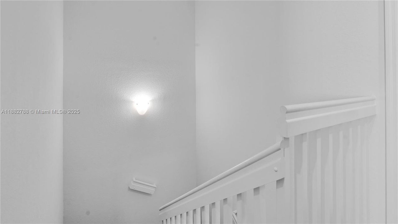 На продажу: $574,999 (3 спален, 2 ванн, 1236 Квадратных фут)