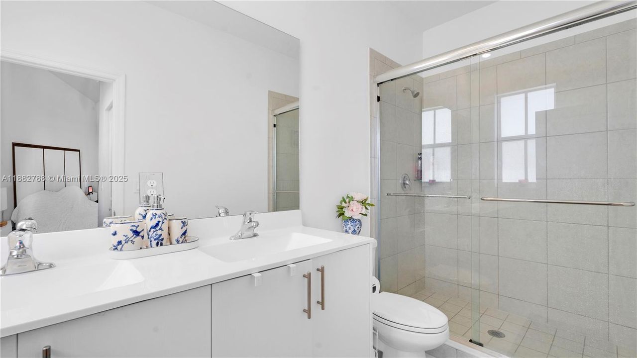 На продажу: $574,999 (3 спален, 2 ванн, 1236 Квадратных фут)