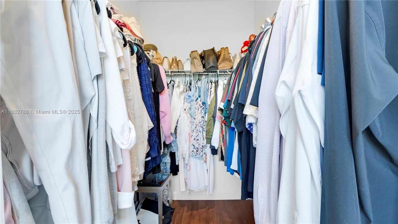 На продажу: $574,999 (3 спален, 2 ванн, 1236 Квадратных фут)