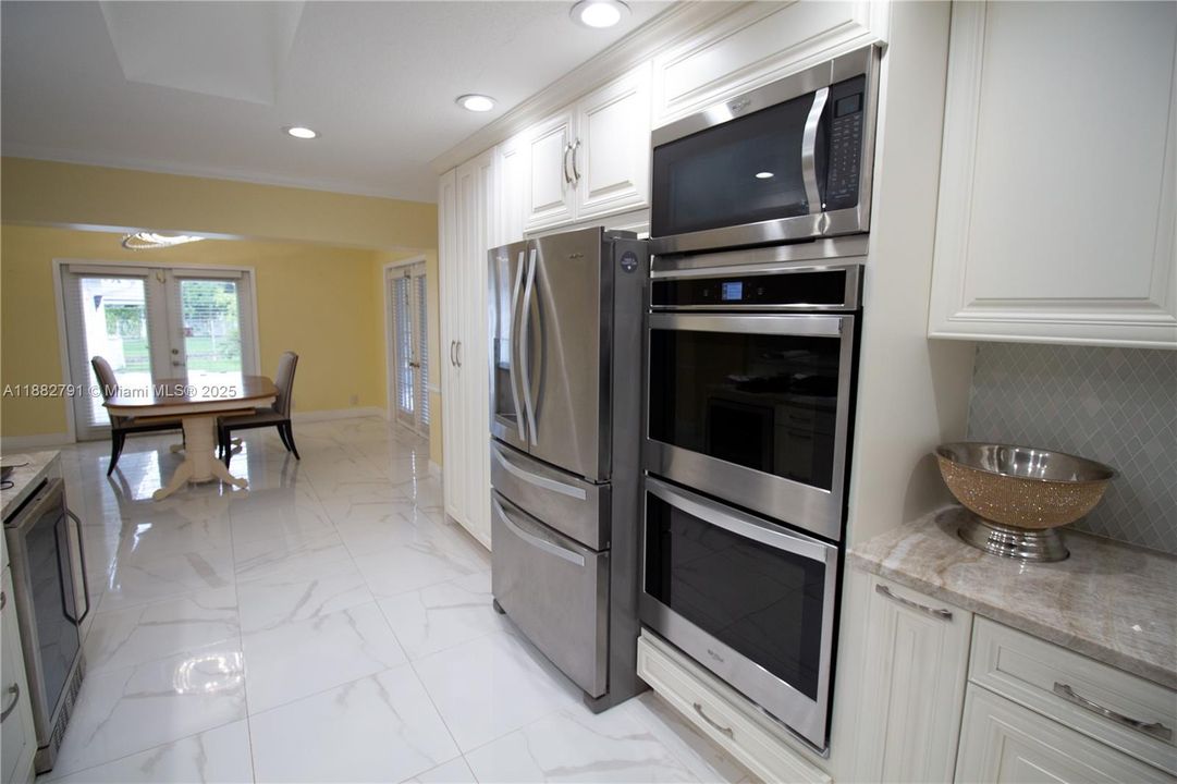 Recently Rented: $5,400 (5 beds, 3 baths, 3186 Square Feet)