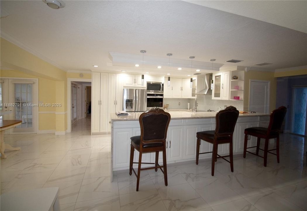 Recently Rented: $5,400 (5 beds, 3 baths, 3186 Square Feet)