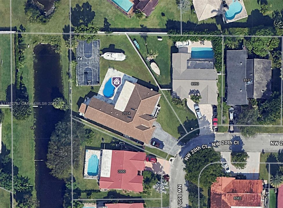 Recently Rented: $5,400 (5 beds, 3 baths, 3186 Square Feet)