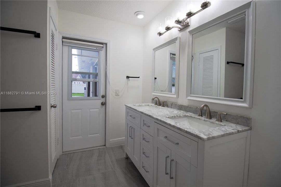 Recently Rented: $5,400 (5 beds, 3 baths, 3186 Square Feet)