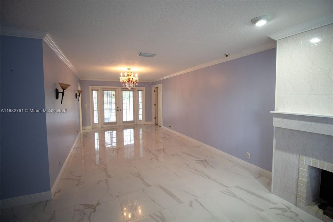 Recently Rented: $5,400 (5 beds, 3 baths, 3186 Square Feet)