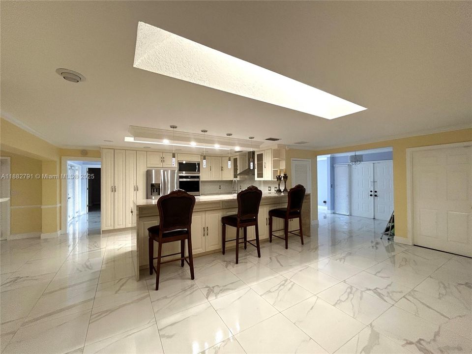 Recently Rented: $5,400 (5 beds, 3 baths, 3186 Square Feet)