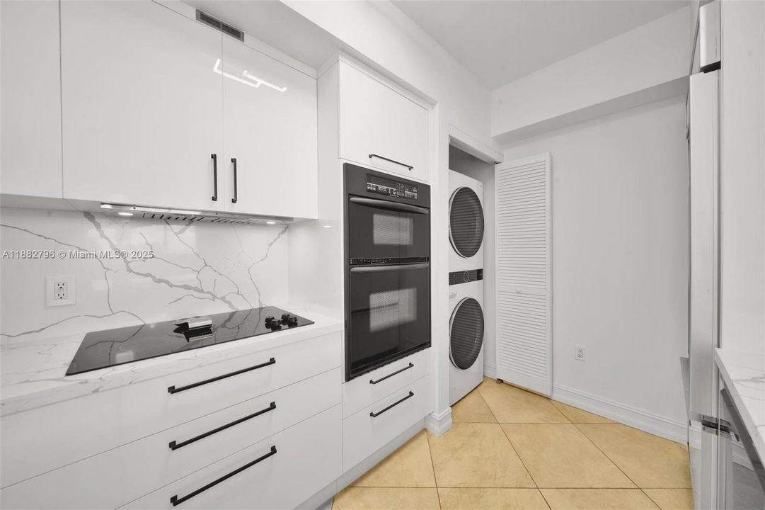 En Venta: $1,550,000 (3 camas, 3 baños, 1675 Pies cuadrados)