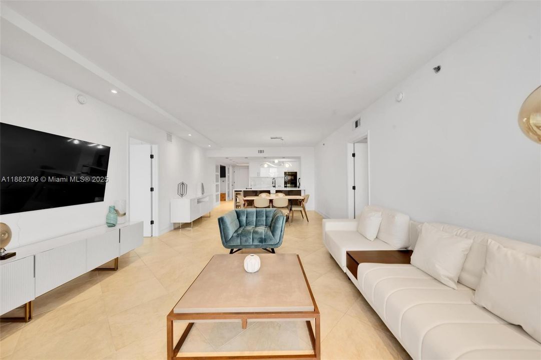 En Venta: $1,550,000 (3 camas, 3 baños, 1675 Pies cuadrados)