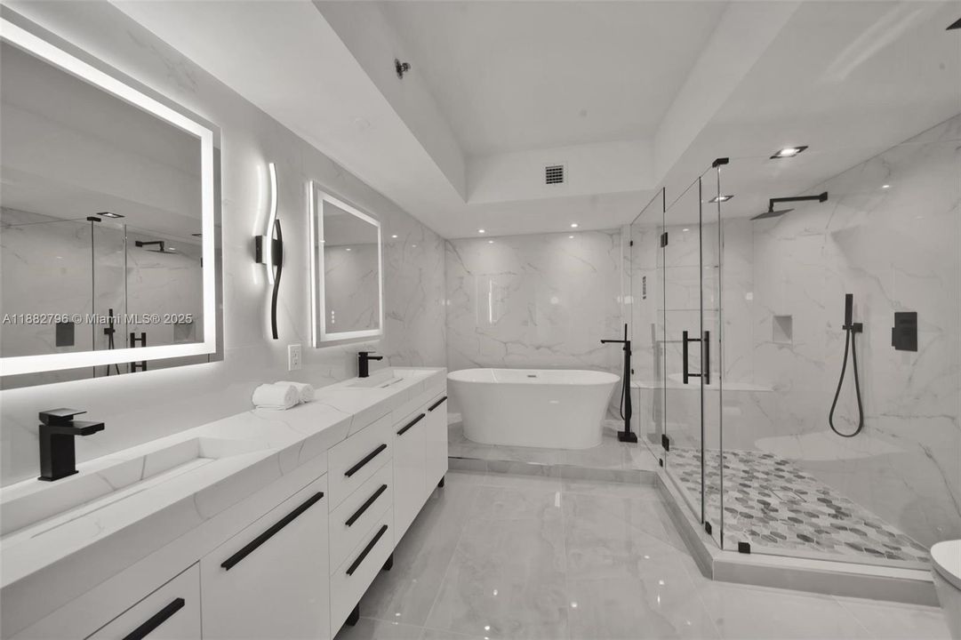 En Venta: $1,550,000 (3 camas, 3 baños, 1675 Pies cuadrados)