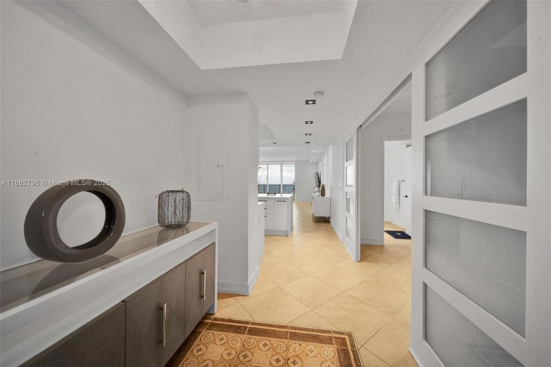 En Venta: $1,550,000 (3 camas, 3 baños, 1675 Pies cuadrados)