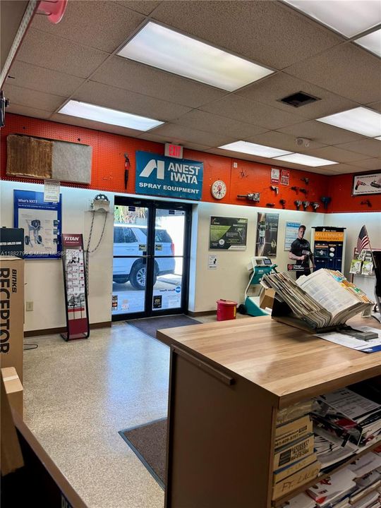 合同活跃: $2,200,000 (0 贝兹, 0 浴室, 0 平方英尺)