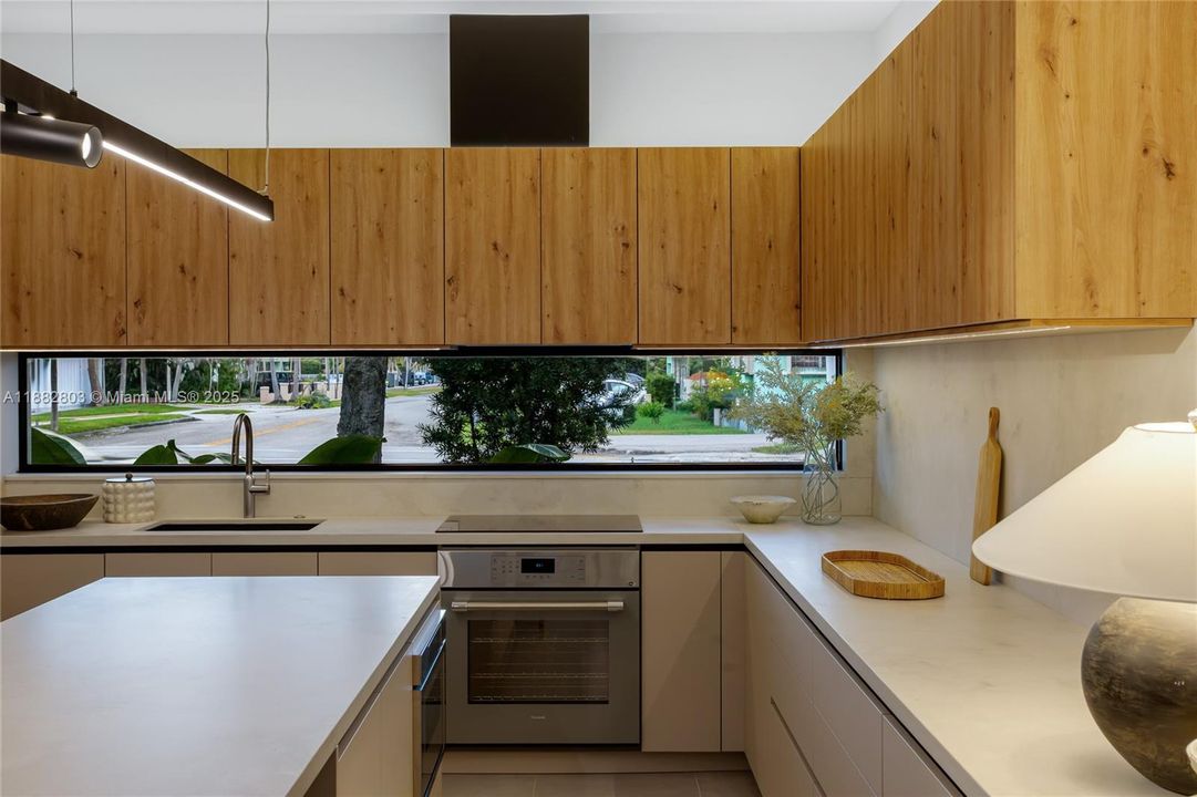 Active With Contract: $3,295,000 (4 beds, 4 baths, 3309 Square Feet)