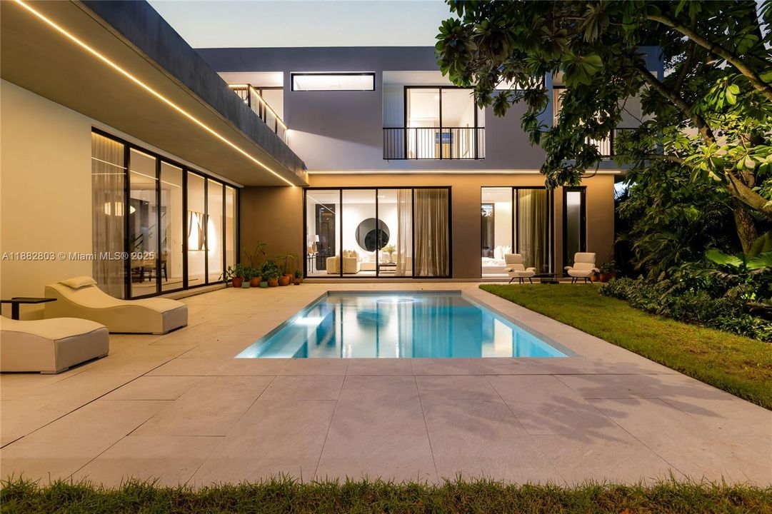 Active With Contract: $3,295,000 (4 beds, 4 baths, 3309 Square Feet)