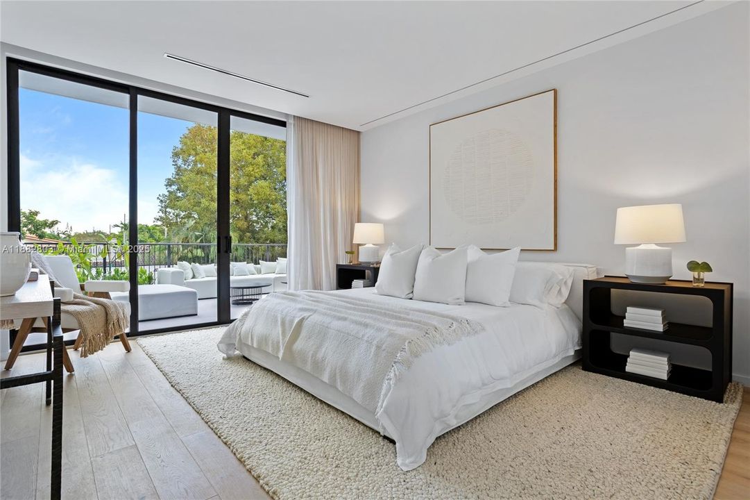 Active With Contract: $3,295,000 (4 beds, 4 baths, 3309 Square Feet)