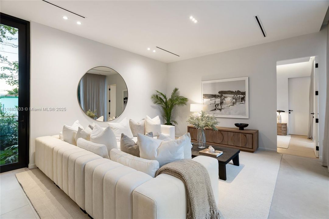 Active With Contract: $3,295,000 (4 beds, 4 baths, 3309 Square Feet)