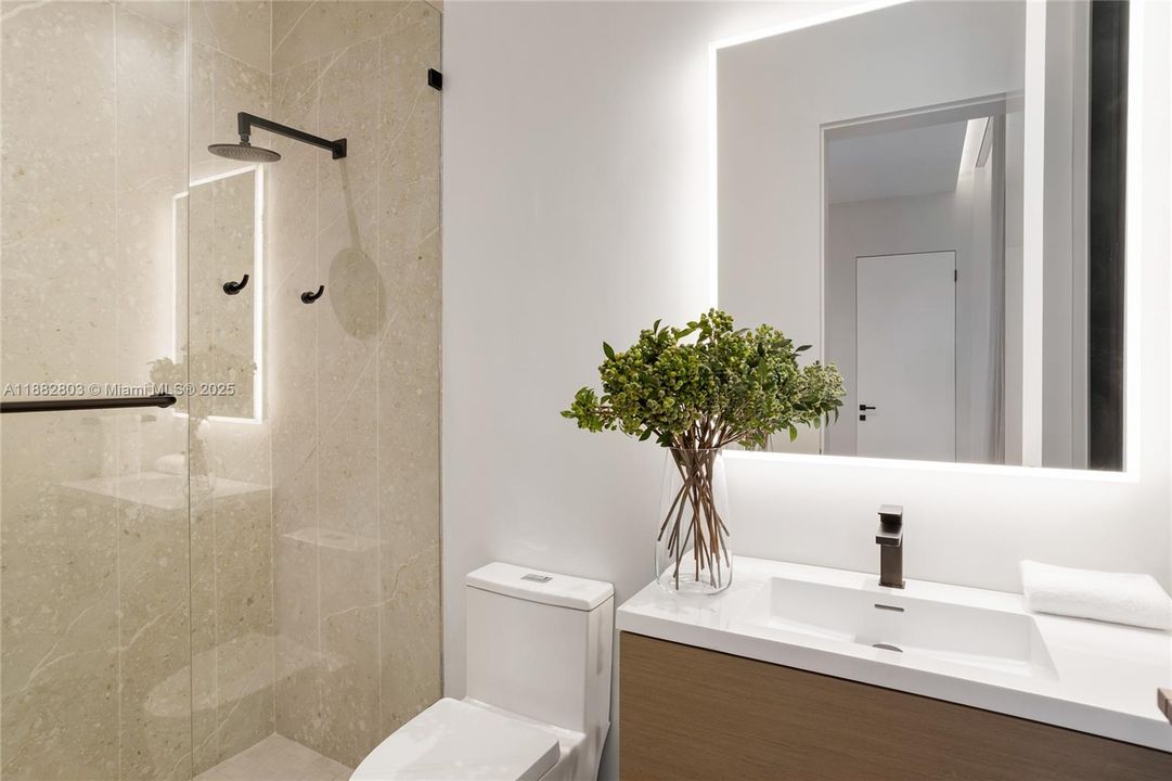 Active With Contract: $3,295,000 (4 beds, 4 baths, 3309 Square Feet)