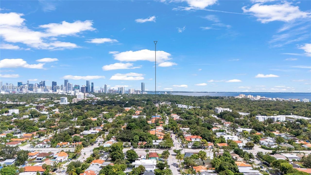 Active With Contract: $3,295,000 (4 beds, 4 baths, 3309 Square Feet)