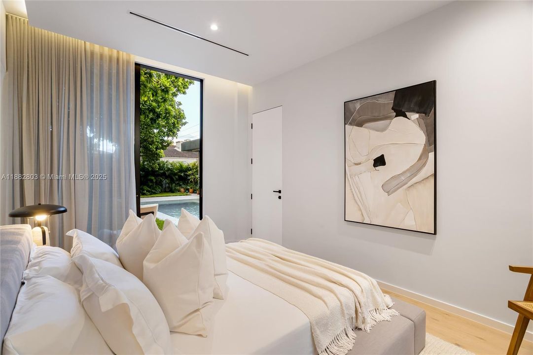 Active With Contract: $3,295,000 (4 beds, 4 baths, 3309 Square Feet)