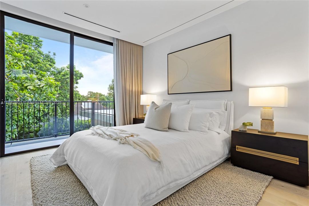 Active With Contract: $3,295,000 (4 beds, 4 baths, 3309 Square Feet)