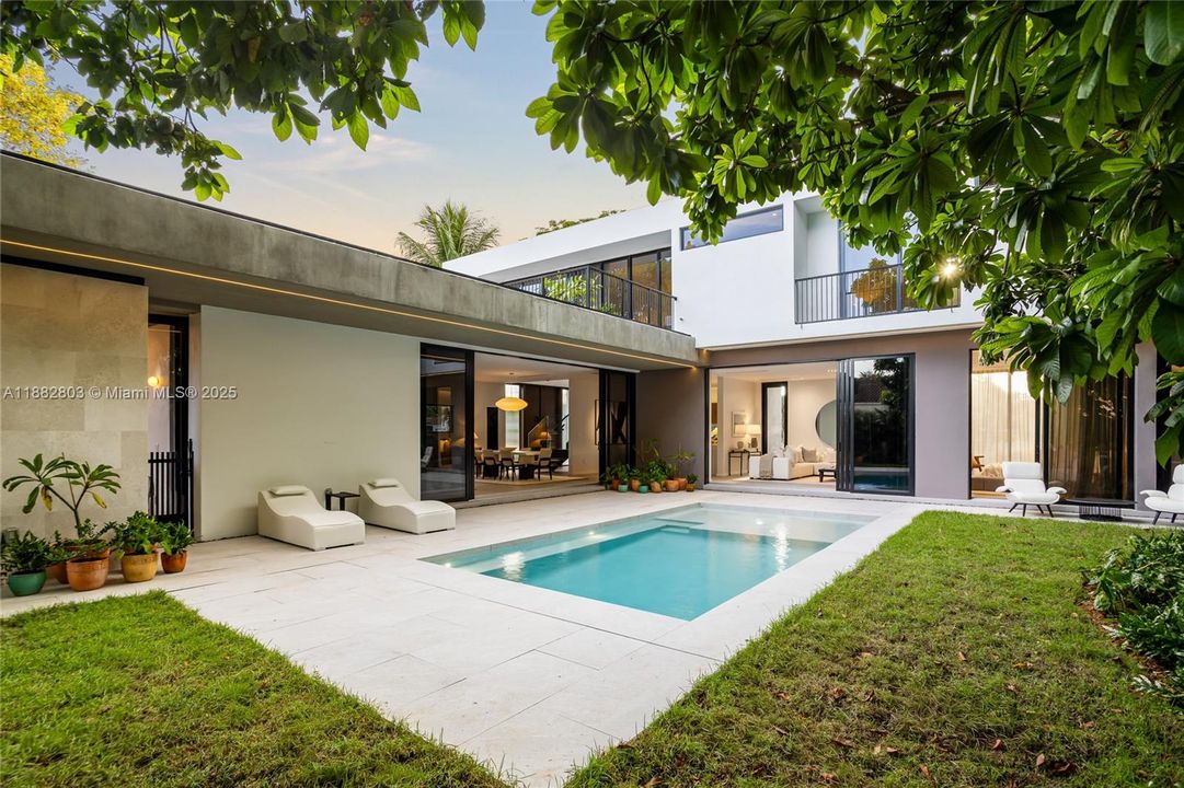Active With Contract: $3,295,000 (4 beds, 4 baths, 3309 Square Feet)