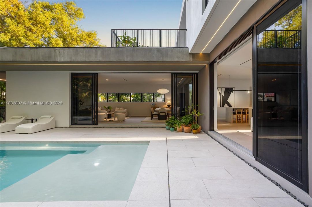 Active With Contract: $3,295,000 (4 beds, 4 baths, 3309 Square Feet)