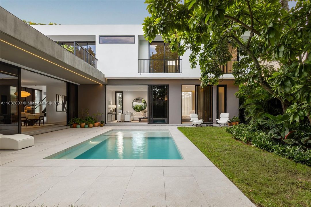 Active With Contract: $3,295,000 (4 beds, 4 baths, 3309 Square Feet)