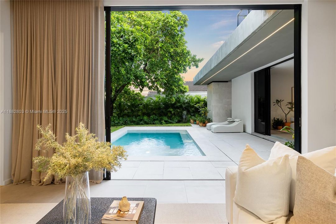 Active With Contract: $3,295,000 (4 beds, 4 baths, 3309 Square Feet)