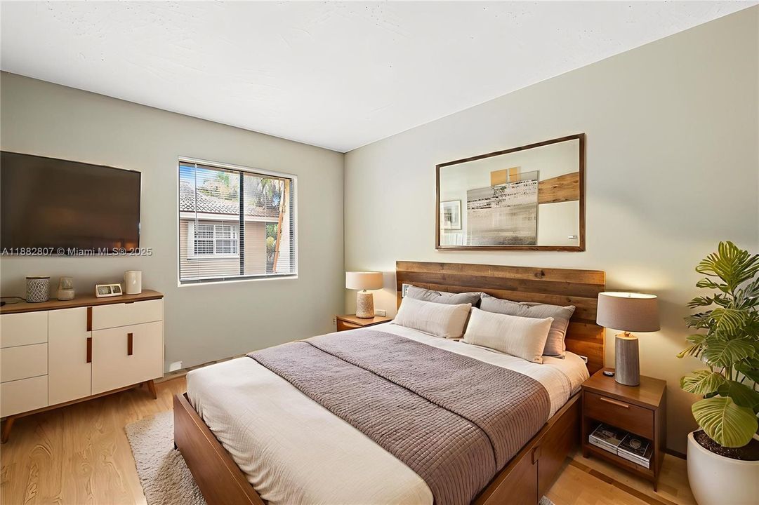 На продажу: $288,500 (3 спален, 2 ванн, 1600 Квадратных фут)