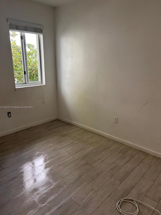For Rent: $1,800 (1 beds, 1 baths, 391 Square Feet)