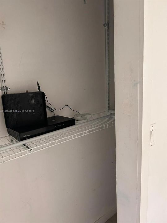 For Rent: $1,800 (1 beds, 1 baths, 391 Square Feet)