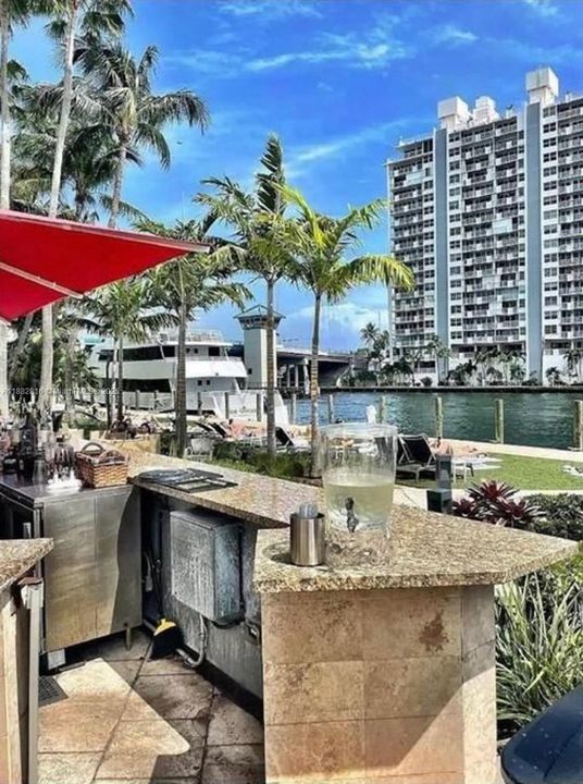 For Sale: $169,900 (1 beds, 1 baths, 548 Square Feet)