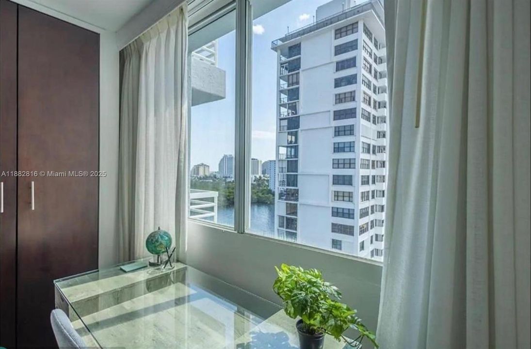 For Sale: $169,900 (1 beds, 1 baths, 548 Square Feet)