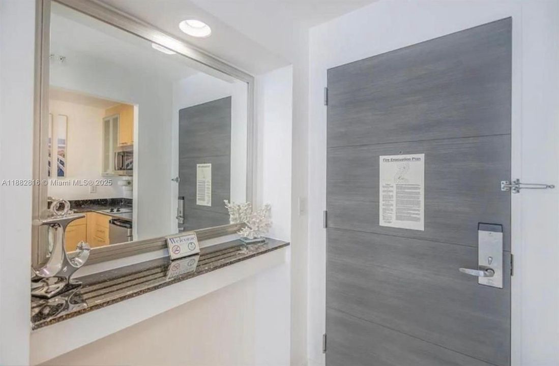 For Sale: $169,900 (1 beds, 1 baths, 548 Square Feet)