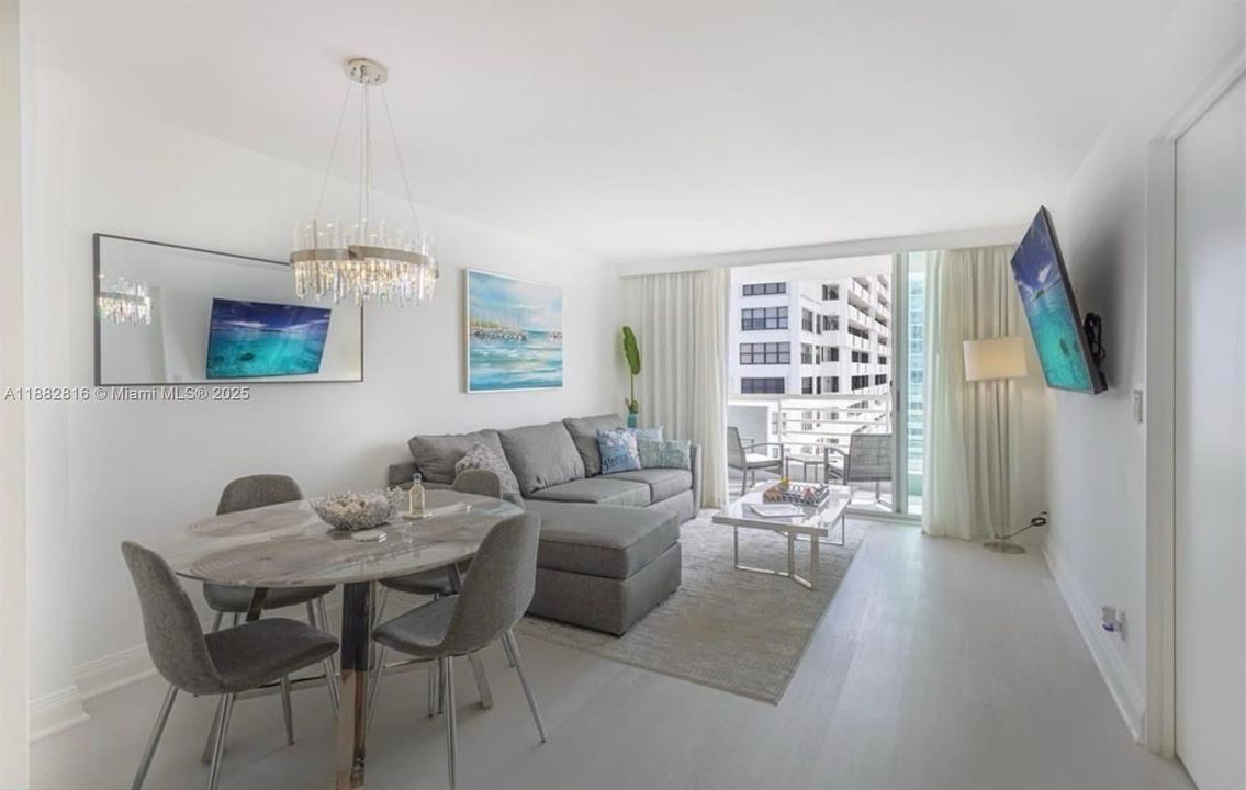 For Sale: $169,900 (1 beds, 1 baths, 548 Square Feet)