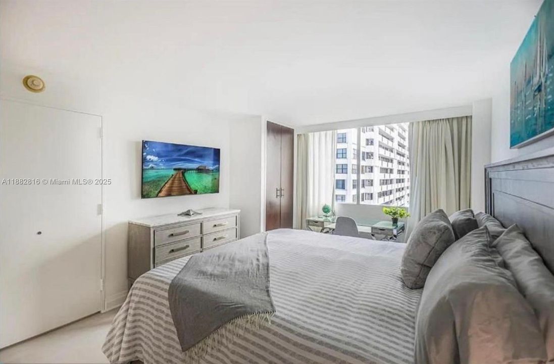 For Sale: $169,900 (1 beds, 1 baths, 548 Square Feet)