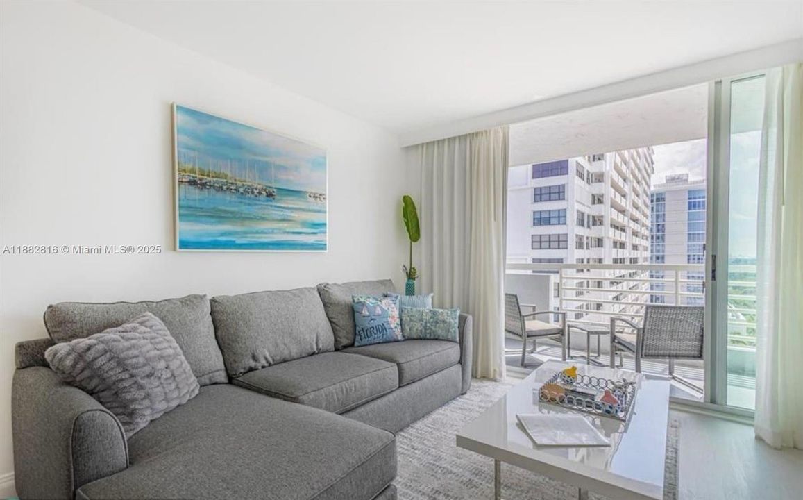 For Sale: $169,900 (1 beds, 1 baths, 548 Square Feet)